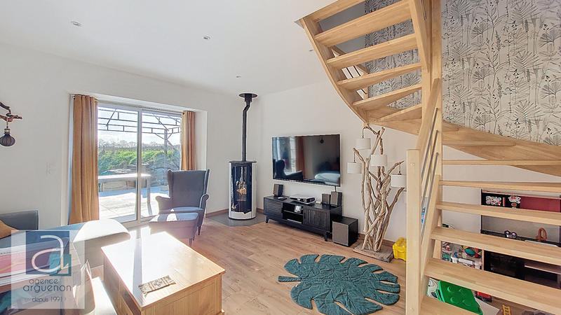 Maison - 330 m² - 14 pièces