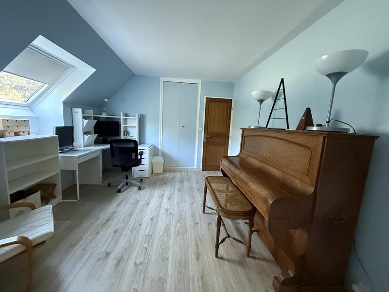 Maison - 250 m² - 8 pièces