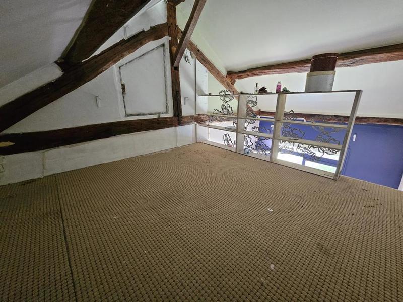 Maison - 243 m² - 9 pièces