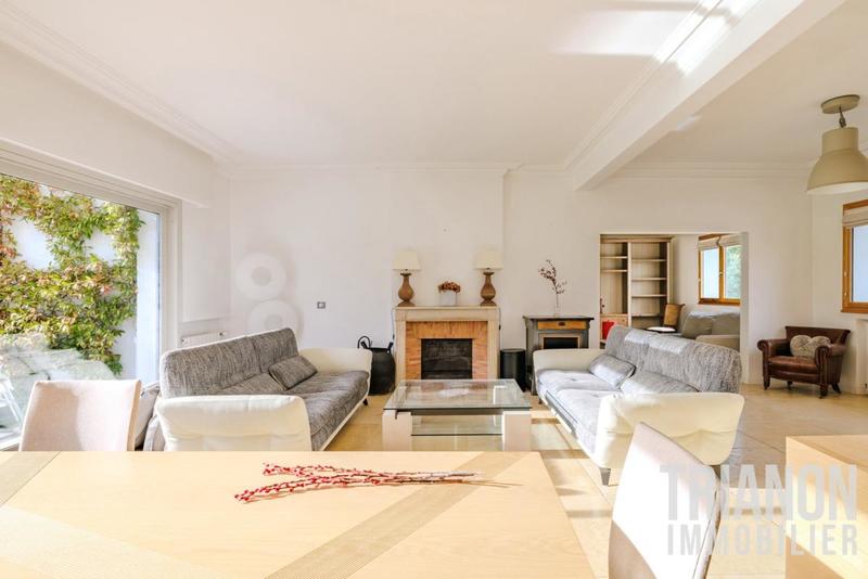 Maison - 326 m² - 7 pièces