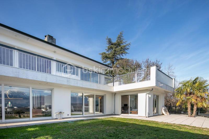 Maison - 200 m² - 6 pièces