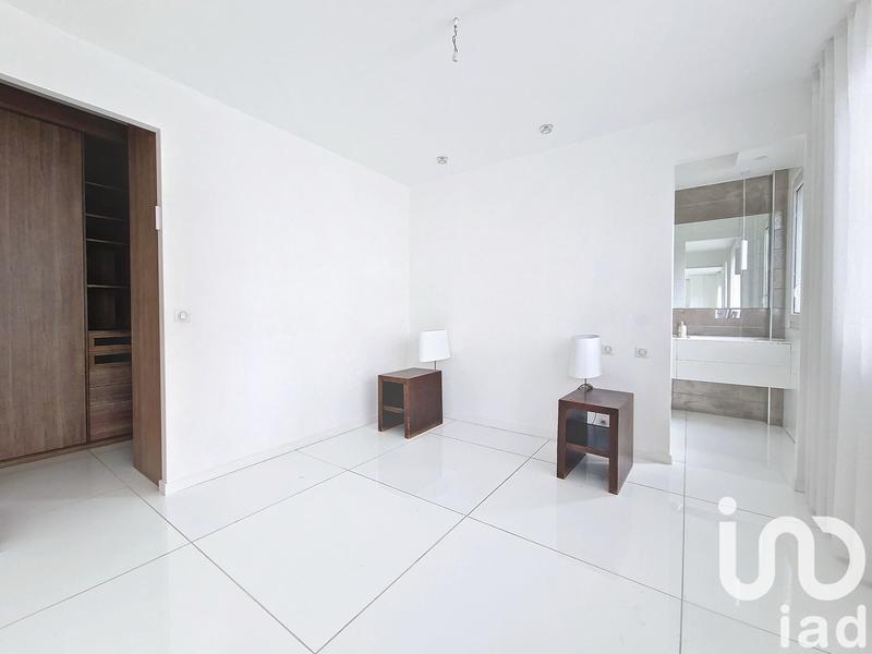 Appartement - 99 m² - 4 pièces