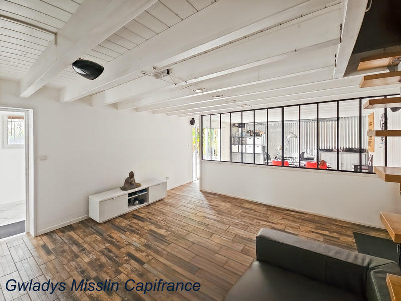 Propriété - 441 m² - 9 pièces