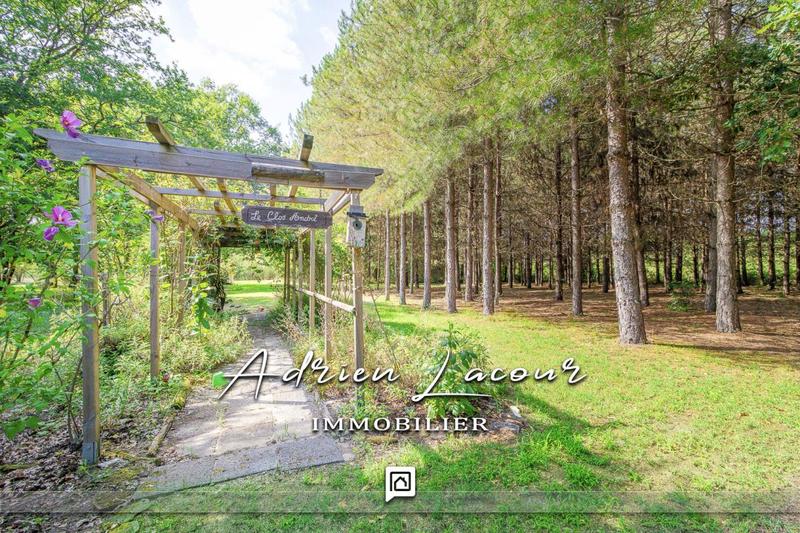 Maison - 180 m² - 8 pièces