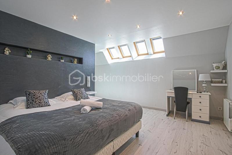 Pavillon - 200 m² - 5 pièces