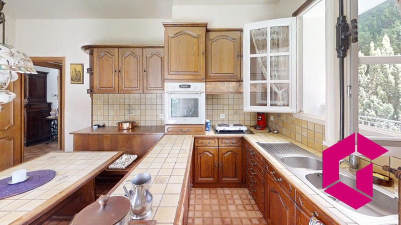 Villa - 172 m² - 8 pièces