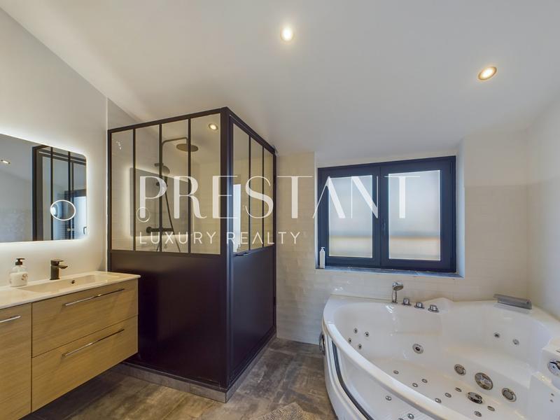 Maison - 150 m² - 4 pièces