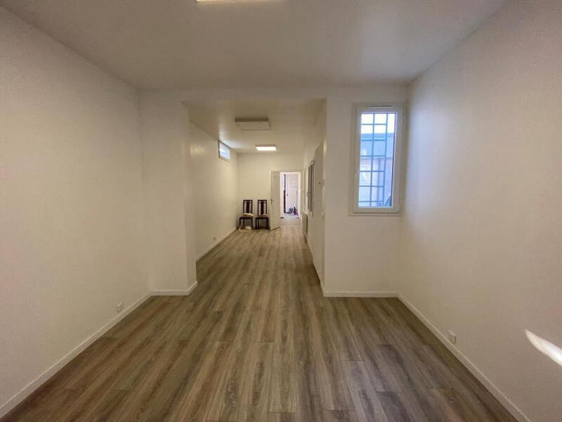 Local commercial - 2 485 m²