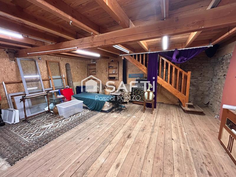 Maison - 253 m² - 7 pièces