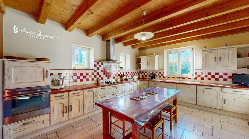 Maison - 200 m² - 8 pièces