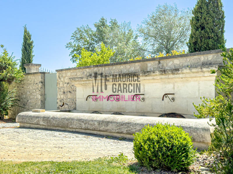 Maison - 468 m² - 7 pièces