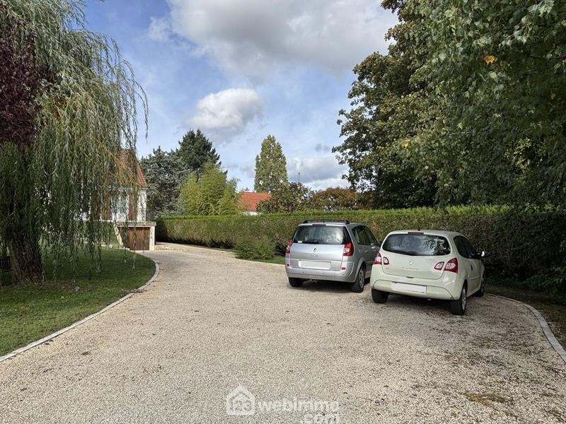 Maison - 206 m² - 11 pièces