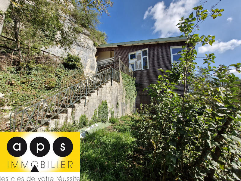 Maison - 180 m² - 9 pièces