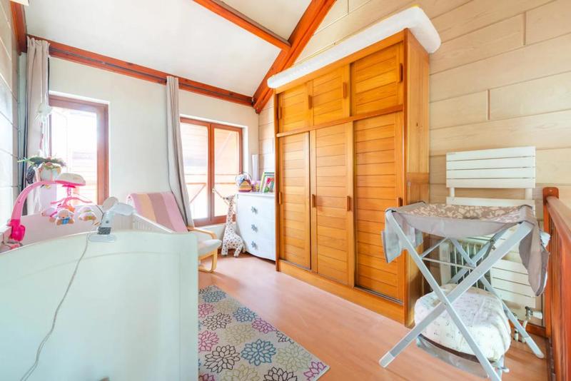 Maison de bois - 220 m² - 8 pièces