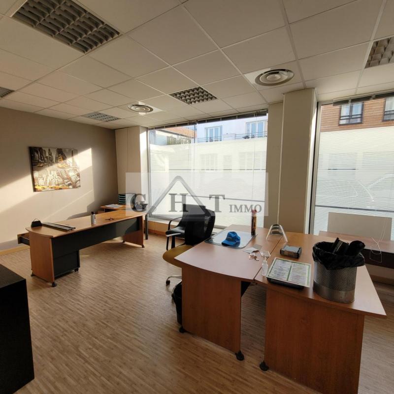 Bureau - 234 m²