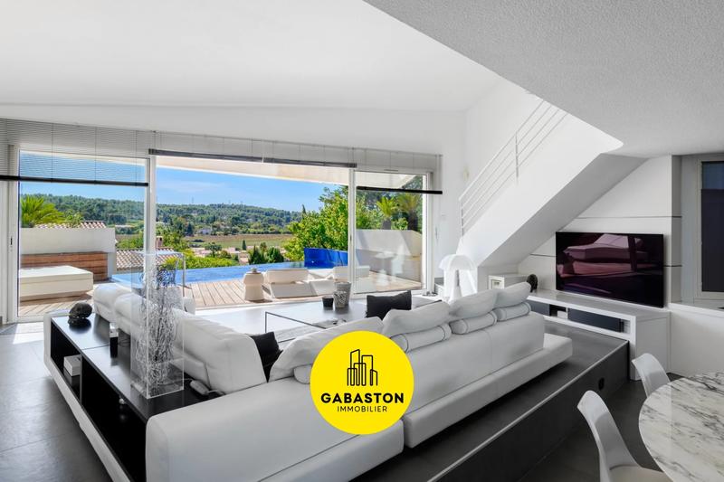 Villa - 247 m² - 5 pièces