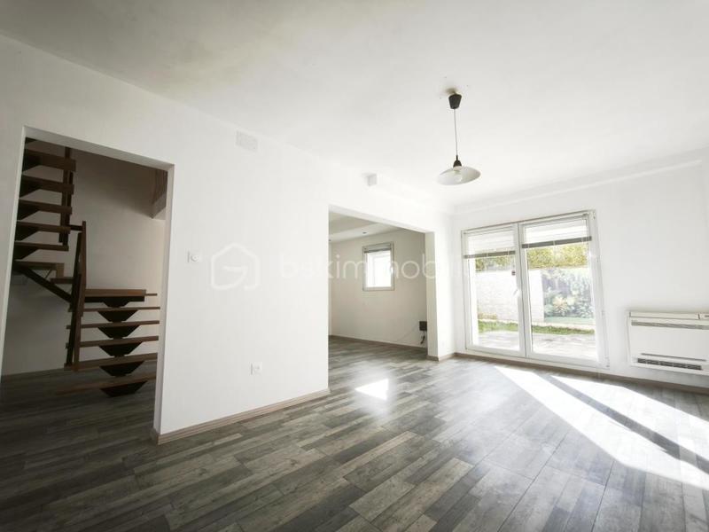 Maison traditionnelle - 100 m² - 5 pièces