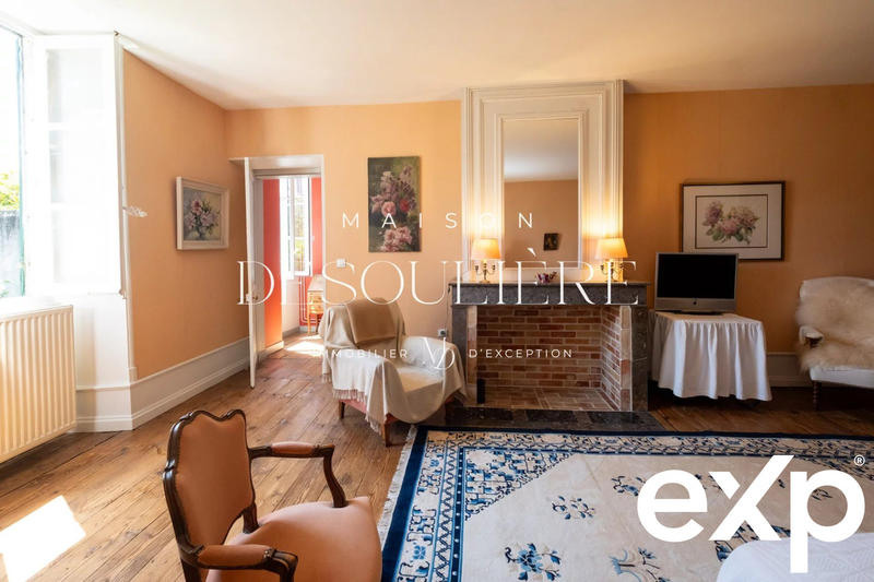 Maison - 300 m² - 7 pièces