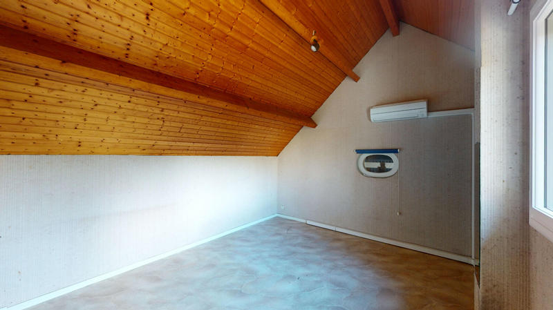 Maison - 228 m² - 9 pièces