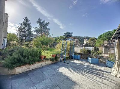 Appartement - 175 m² - 6 pièces