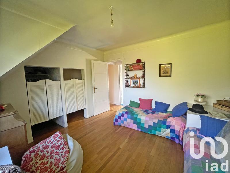 Maison - 200 m² - 8 pièces