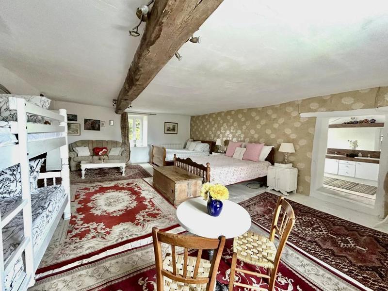 Maison - 206 m² - 13 pièces