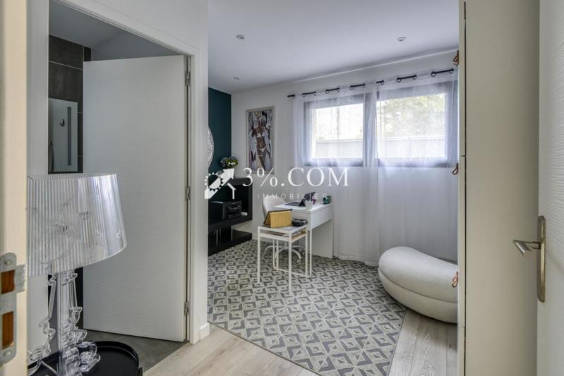 Maison - 184 m² - 6 pièces