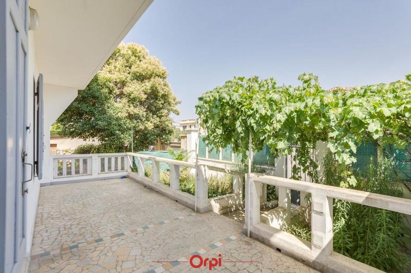 Appartement - 82 m² - 3 pièces