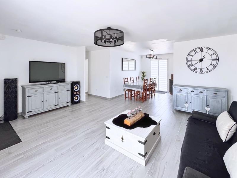 Maison - 99 m² - 6 pièces