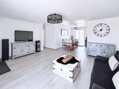 Maison - 99 m² - 6 pièces