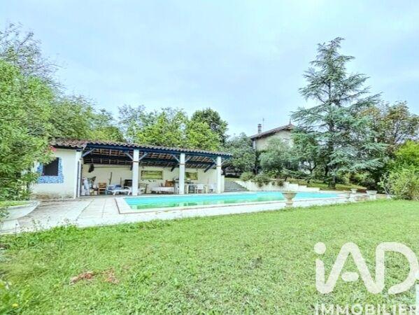 Maison - 310 m² - 9 pièces