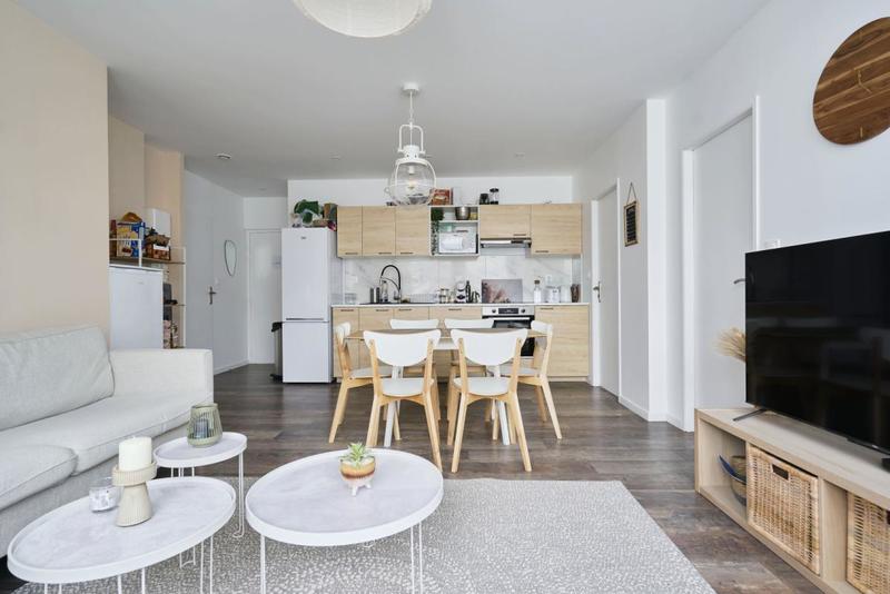 Appartement - 98 m² - 6 pièces