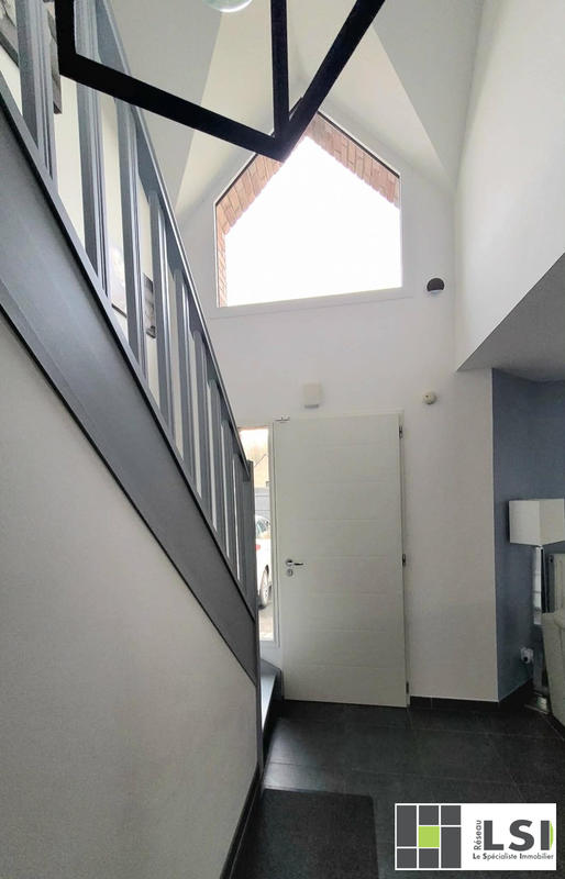 Maison contemporaine - 121 m² - 8 pièces