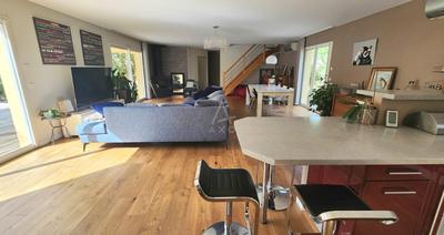 Maison - 174 m² - 7 pièces