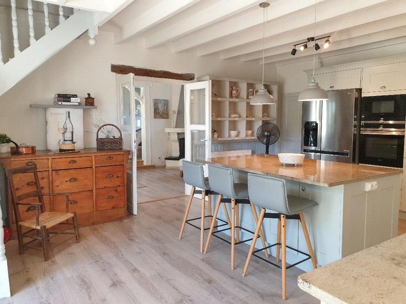 Maison traditionnelle - 265 m² - 10 pièces