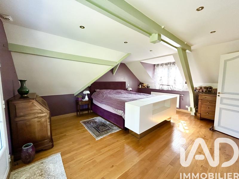 Maison - 313 m² - 9 pièces