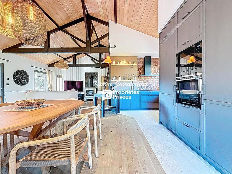 Villa - 200 m² - 8 pièces