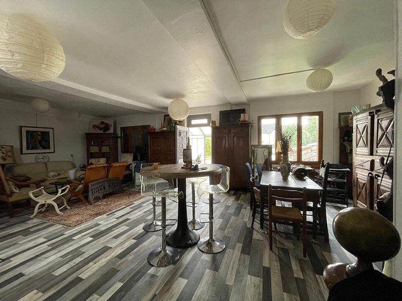 Maison - 180 m² - 7 pièces