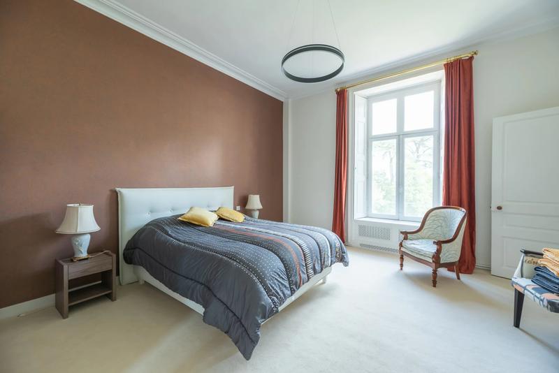 Château - 1 213 m²