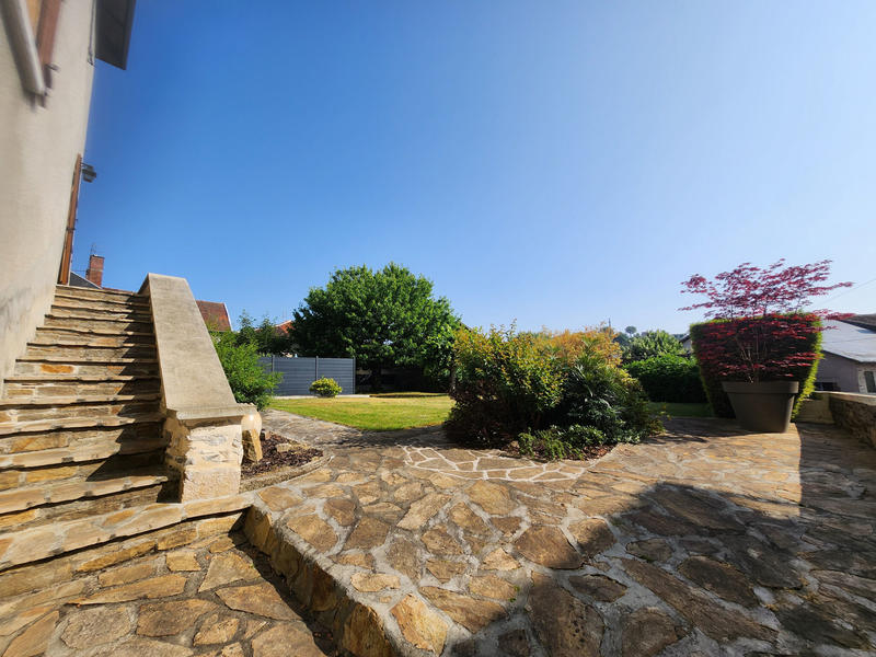 Maison - 95 m² - 5 pièces