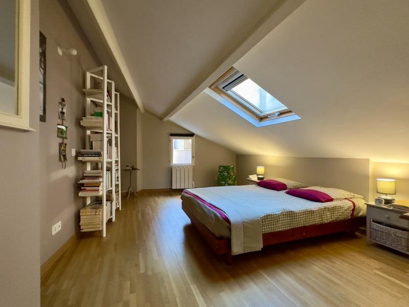 Appartement - 96 m² - 6 pièces