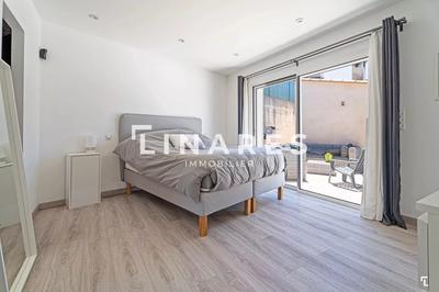 Maison - 225 m² - 6 pièces