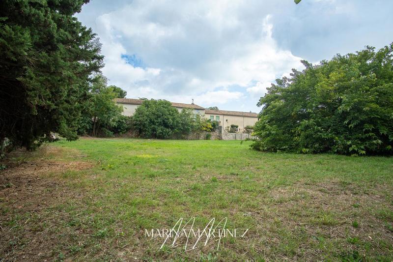 Terrain constructible - 1 323 m²