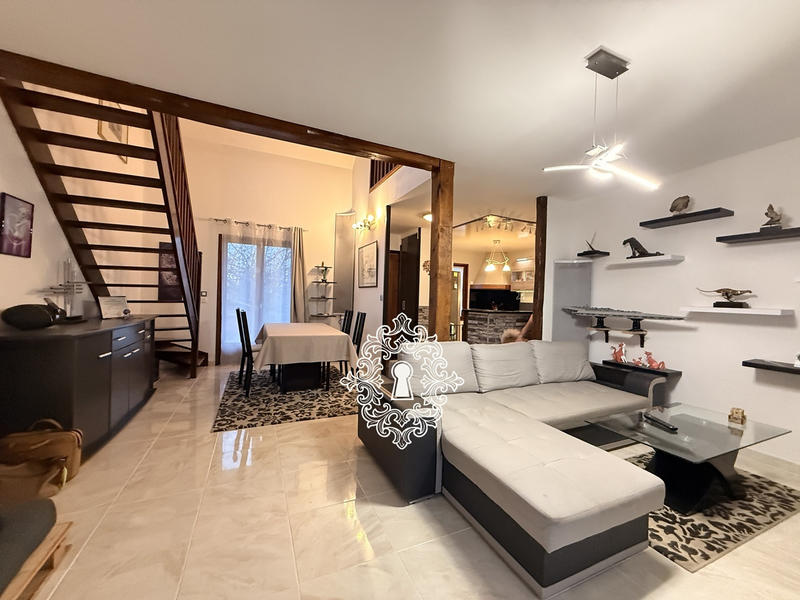 Maison - 162 m² - 7 pièces