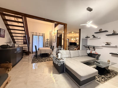 Maison - 162 m² - 7 pièces