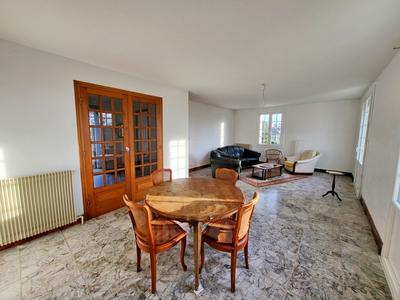 Maison - 138 m² - 9 pièces