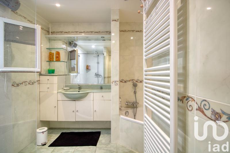 Maison - 200 m² - 8 pièces