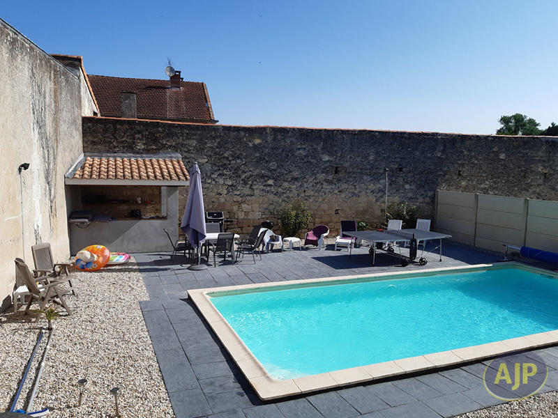 Maison bourgeoise - 212 m² - 6 pièces