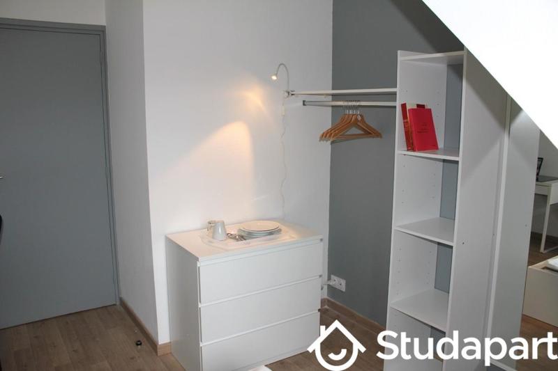 Chambre - 11 m² - 1 pièce