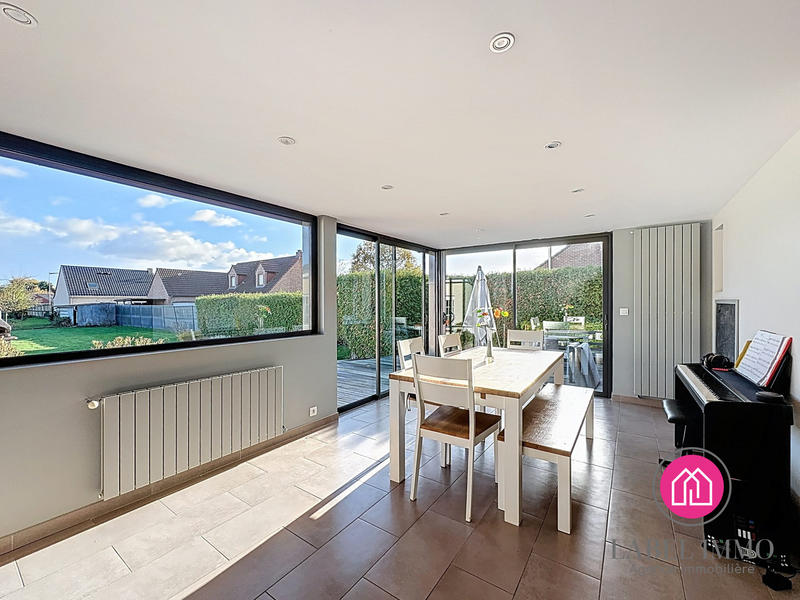 Maison - 162 m² - 9 pièces